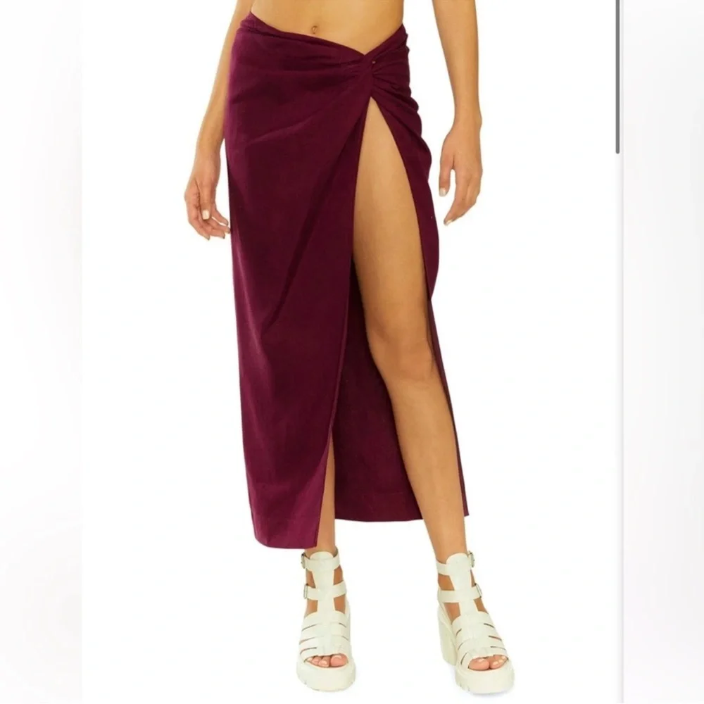 Lisa Maree plum linen skirt set XS - Picture 2 of 3